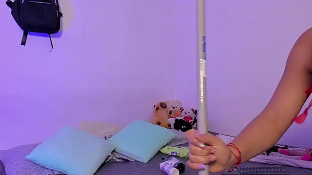 Snapshot of crystalvazquez chatting on October 16, 2025, 11:55 am crystalvazquez online show from October 16, 2025, 11:55 am