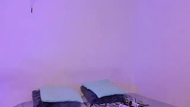 Snapshot of crystalvazquez chatting on November 5, 2025, 12:49 pm crystalvazquez online show from November 5, 2025, 12:49 pm