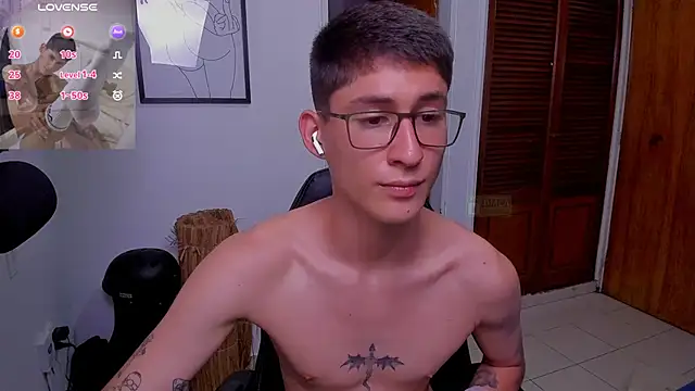 Snapshot of Jaack_str chatting on February 19, 2025, 12:14 am Jaack str online show from February 19, 2025, 12:14 am