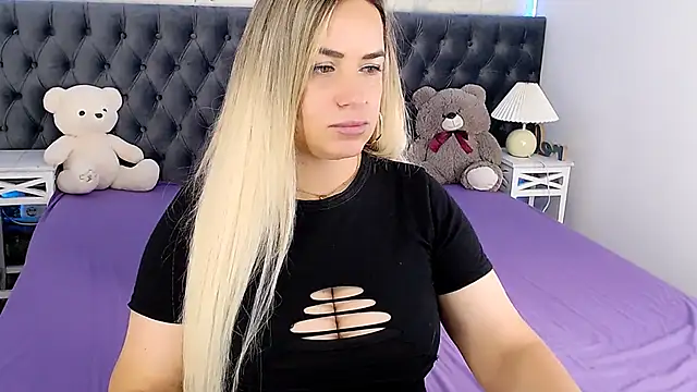 Snapshot of MilenaMiler_X chatting on September 30, 2025, 7:30 pm MilenaMiler X online show from September 30, 2025, 7:30 pm