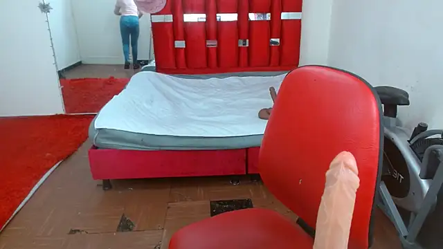 Snapshot of krystal_thomson chatting on September 25, 2025, 3:49 pm krystal thomson online show from September 25, 2025, 3:49 pm