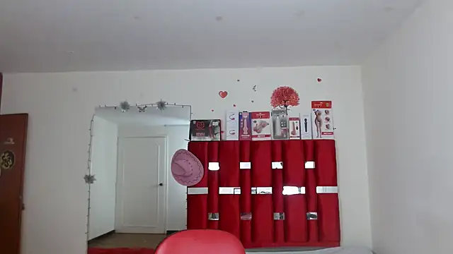 Snapshot of krystal_thomson chatting on October 3, 2025, 4:04 pm krystal thomson online show from October 3, 2025, 4:04 pm