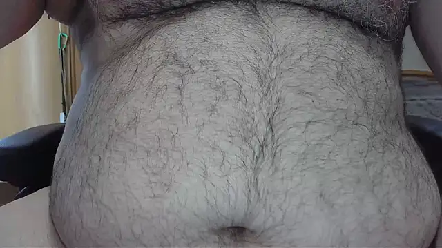 Snapshot of daddylove2024 chatting on October 19, 2025, 12:28 pm daddylove2024 online show from October 19, 2025, 12:28 pm