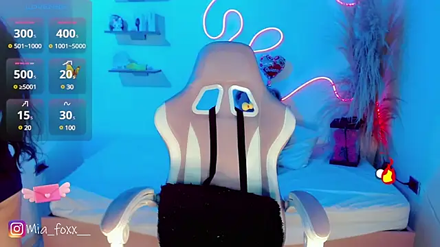 Snapshot of Mia_foxx_ chatting on March 20, 2025, 12:08 am Mia foxx online show from March 20, 2025, 12:08 am