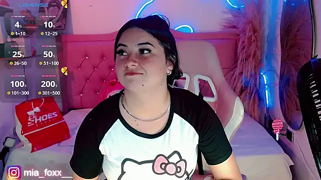 Snapshot of Mia_foxx_ chatting on September 27, 2025, 10:04 pm Mia foxx online show from September 27, 2025, 10:04 pm