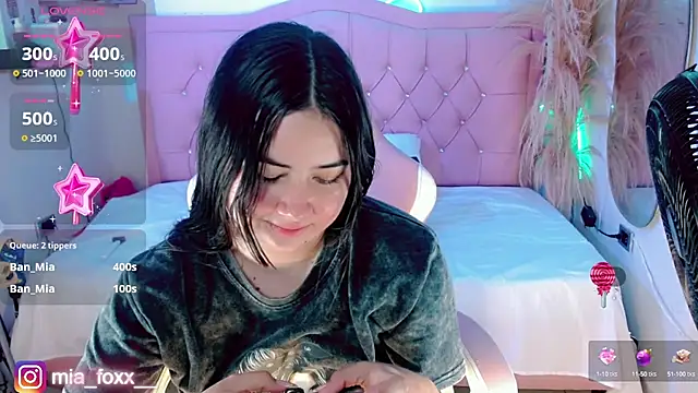 Snapshot of Mia_foxx_ chatting on October 5, 2025, 10:07 pm Mia foxx online show from October 5, 2025, 10:07 pm