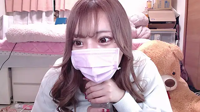 Snapshot of _chanMOMO_ chatting on December 18, 2024, 10:51 am chanMOMO online show from December 18, 2024, 10:51 am