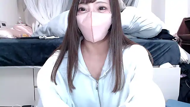 Snapshot of _chanMOMO_ chatting on March 5, 2025, 7:17 pm chanMOMO online show from March 5, 2025, 7:17 pm