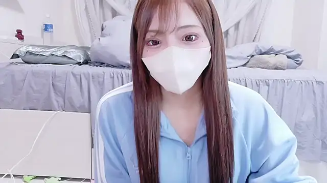 Snapshot of _chanMOMO_ chatting on November 10, 2025, 10:58 am chanMOMO online show from November 10, 2025, 10:58 am