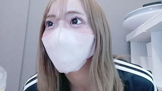 Snapshot of _chanMOMO_ chatting on June 17, 2026, 3:46 pm chanMOMO online show from June 17, 2026, 3:46 pm