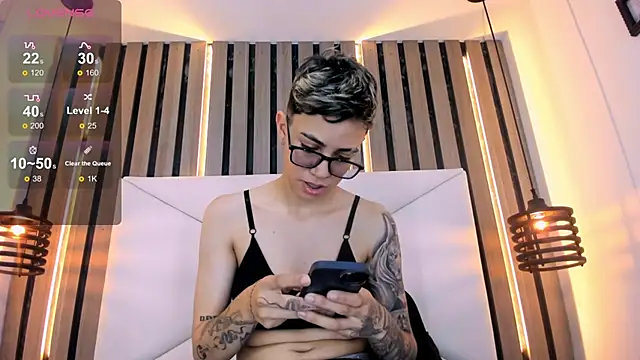 Cutie Shy  online show from February 18, 2026, 7:21 pm