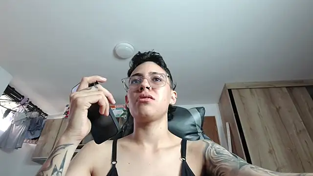 Cutie Shy  online show from June 22, 2026, 1:08 pm