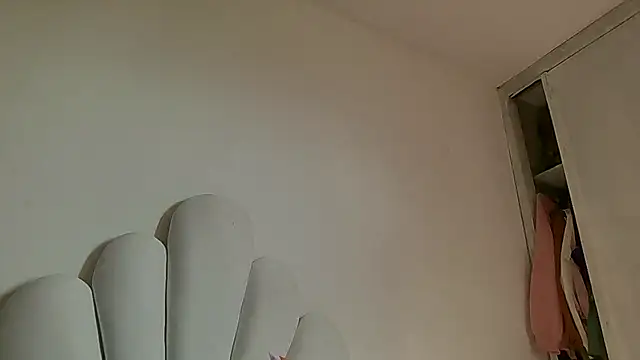 Cutie Shy  online show from July 10, 2026, 1:36 pm