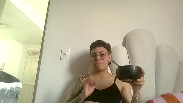 Cutie Shy  online show from July 28, 2026, 2:13 pm