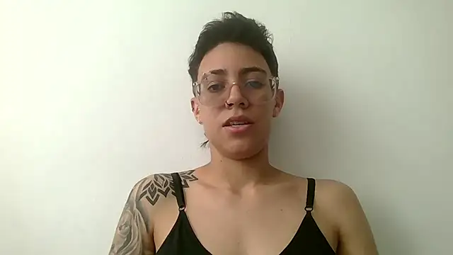 Cutie Shy  online show from August 7, 2026, 2:41 pm