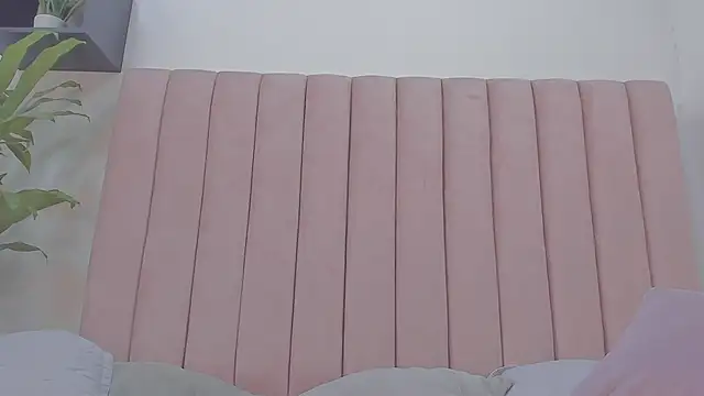 Snapshot of camila__herrera chatting on February 6, 2025, 12:16 pm camila herrera online show from February 6, 2025, 12:16 pm