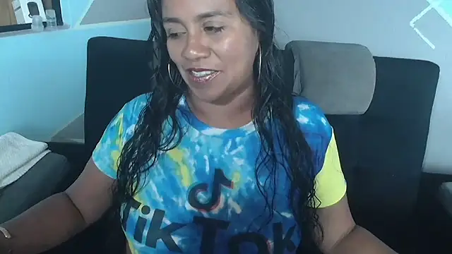 Snapshot of saggil23 chatting on August 6, 2026, 3:58 pm saggil23 online show from August 6, 2026, 3:58 pm
