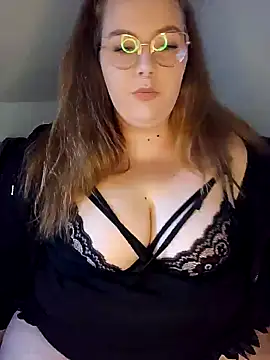  Julie x online show from October 9, 2025, 2:26 pm