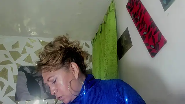 Snapshot of Kazsandraa chatting on November 9, 2025, 10:19 pm Kazsandraa online show from November 9, 2025, 10:19 pm