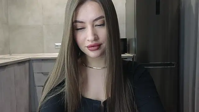 Snapshot of Cinderella____ chatting on December 19, 2024, 7:18 pm Cinderella online show from December 19, 2024, 7:18 pm