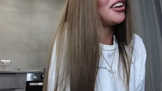 Snapshot of Cinderella____ chatting on February 24, 2025, 10:58 pm Cinderella online show from February 24, 2025, 10:58 pm