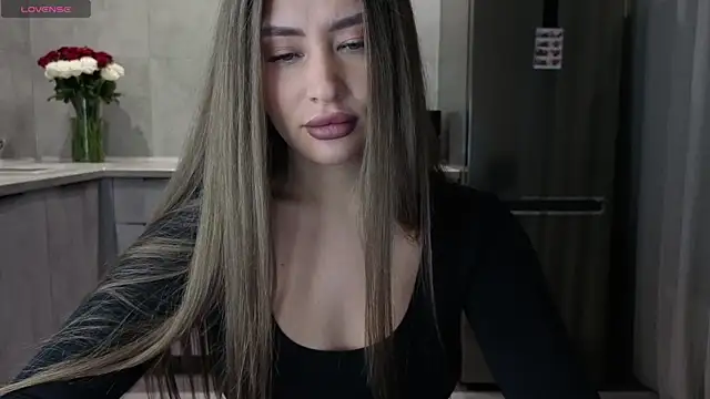 Snapshot of Cinderella____ chatting on November 7, 2025, 7:58 pm Cinderella online show from November 7, 2025, 7:58 pm