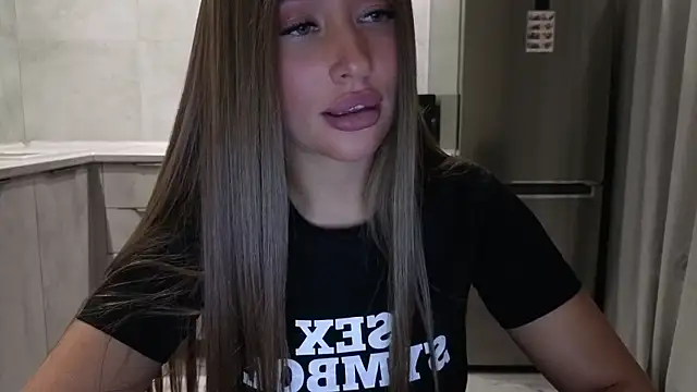 Snapshot of Cinderella____ chatting on November 20, 2025, 6:40 pm Cinderella online show from November 20, 2025, 6:40 pm