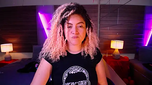 Kateryn  online show from March 6, 2025, 8:37 pm