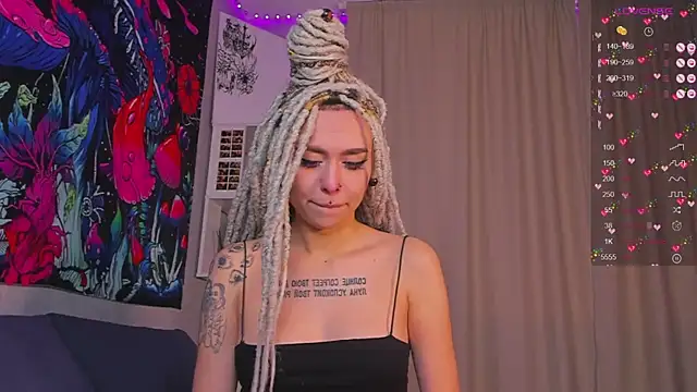 Snapshot of Grace_Walker chatting on January 15, 2025, 4:57 am Grace Walker online show from January 15, 2025, 4:57 am