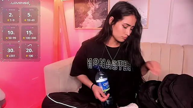 lara madisson online show from February 20, 2025, 5:44 am