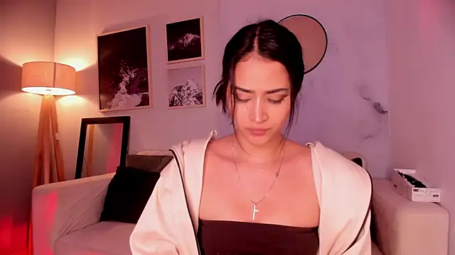 lara madisson online show from March 2, 2026, 5:08 am