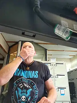 Snapshot of Alwaysreadysex69 chatting on March 16, 2026, 2:32 pm Alwaysreadysex69 online show from March 16, 2026, 2:32 pm