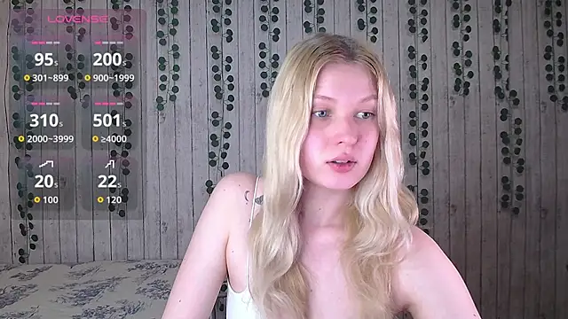 Snapshot of EmiliaDuchess chatting on November 23, 2025, 2:28 pm EmiliaDuchess online show from November 23, 2025, 2:28 pm