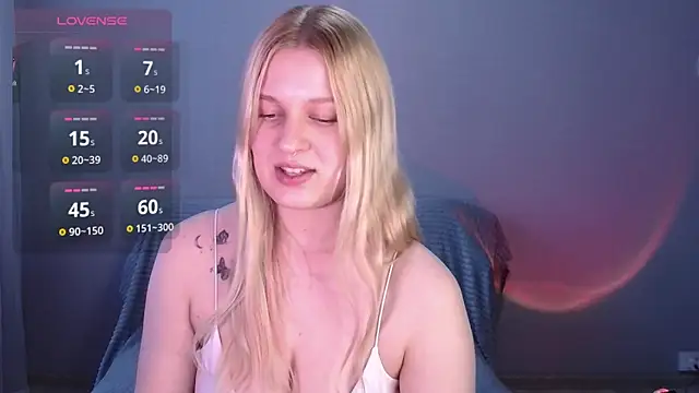 Snapshot of EmiliaDuchess chatting on May 17, 2026, 10:55 am EmiliaDuchess online show from May 17, 2026, 10:55 am