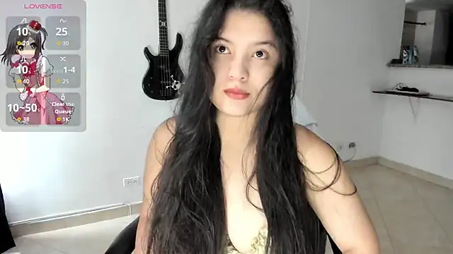 lilpervertgirl online show from July 12, 2026, 4:53 pm