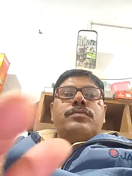 Srmotrs online show from November 18, 2025, 1:37 pm