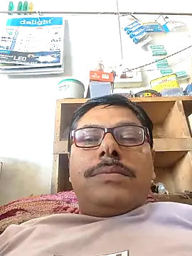 Snapshot of Srmotrs chatting on May 22, 2026, 6:31 am Srmotrs online show from May 22, 2026, 6:31 am
