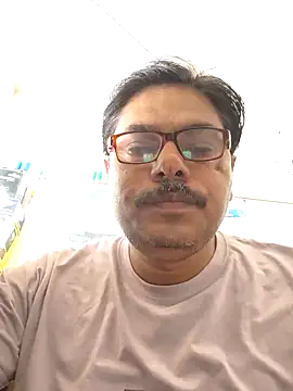 Snapshot of Srmotrs chatting on June 4, 2026, 5:13 am Srmotrs online show from June 4, 2026, 5:13 am