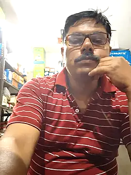 Snapshot of Srmotrs chatting on June 16, 2026, 2:52 pm Srmotrs online show from June 16, 2026, 2:52 pm