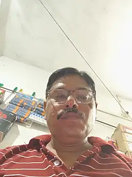 Snapshot of Srmotrs chatting on June 22, 2026, 3:53 pm Srmotrs online show from June 22, 2026, 3:53 pm