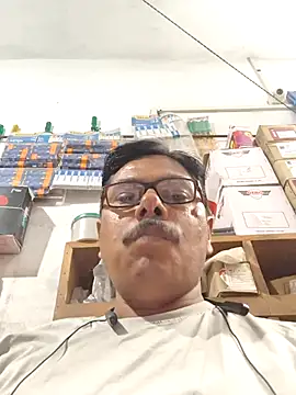 Snapshot of Srmotrs chatting on June 29, 2026, 2:39 pm Srmotrs online show from June 29, 2026, 2:39 pm