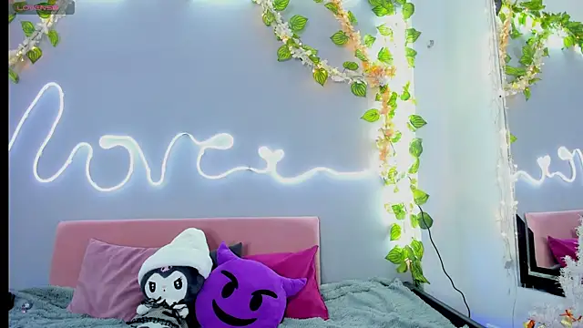 Snapshot of YouliteSllut2 chatting on December 18, 2024, 8:36 pm YouliteSllut2 online show from December 18, 2024, 8:36 pm