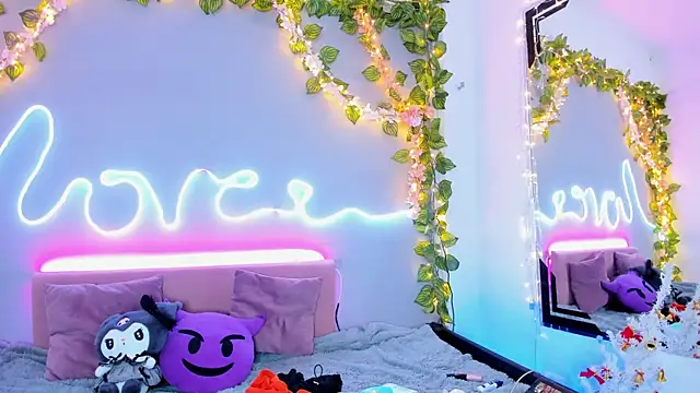 Snapshot of YouliteSllut2 chatting on December 20, 2024, 7:50 pm YouliteSllut2 online show from December 20, 2024, 7:50 pm