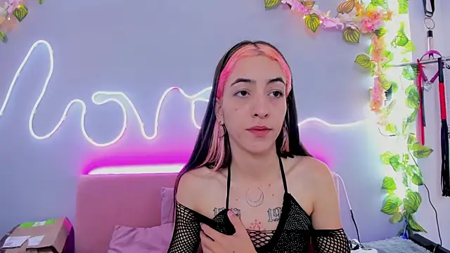 Snapshot of YouliteSllut2 chatting on January 19, 2025, 1:00 am YouliteSllut2 online show from January 19, 2025, 1:00 am