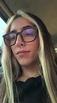 Snapshot of YouliteSllut2 chatting on February 27, 2025, 11:15 pm YouliteSllut2 online show from February 27, 2025, 11:15 pm