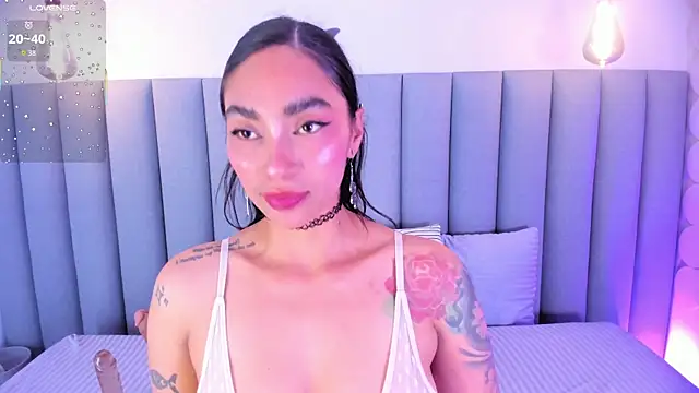 Snapshot of Leamonroe__ chatting on June 10, 2026, 10:08 pm Leamonroe online show from June 10, 2026, 10:08 pm