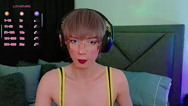 Snapshot of Sammy_Russell chatting on October 8, 2025, 6:44 am Sammy Russell online show from October 8, 2025, 6:44 am