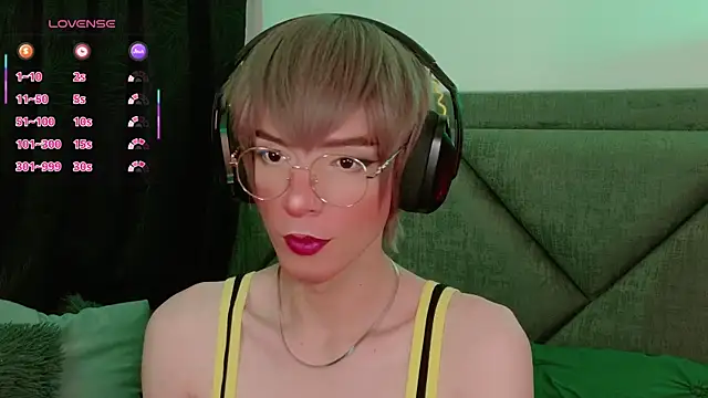 Snapshot of Sammy_Russell chatting on November 11, 2025, 7:19 am Sammy Russell online show from November 11, 2025, 7:19 am