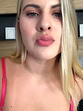 EmiilyAdams  online show from December 21, 2025, 9:33 pm