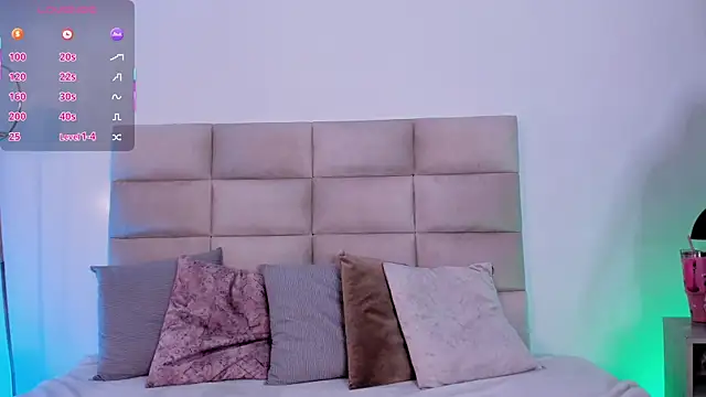 Snapshot of AngelyRosse1 chatting on November 8, 2025, 4:01 am AngelyRosse1 online show from November 8, 2025, 4:01 am